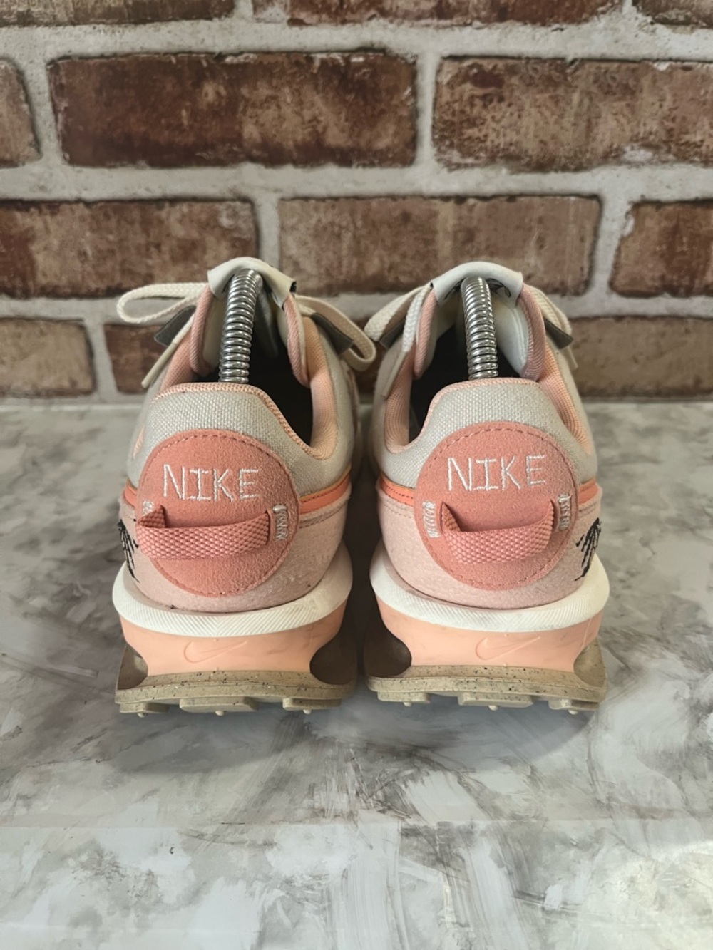 Nike - Picture 4 of 7
